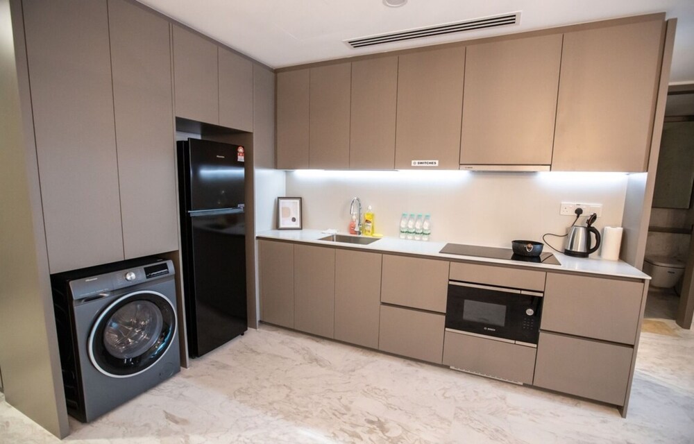 eaton serviced suite klcc