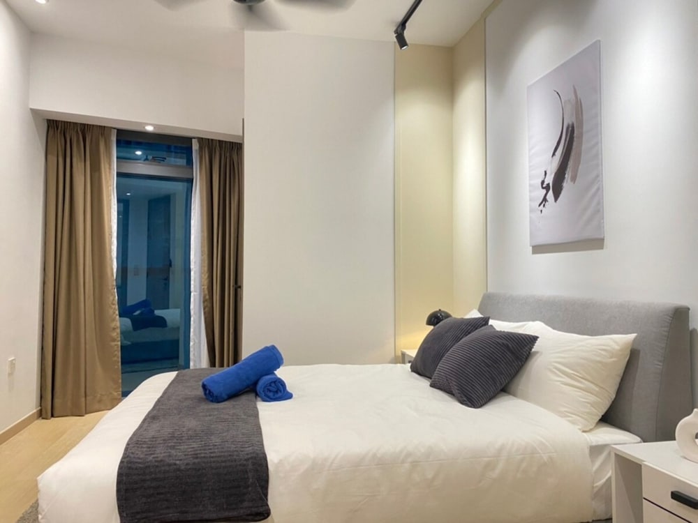 eaton serviced suite klcc