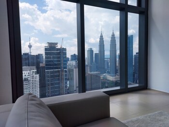 eaton serviced suite klcc
