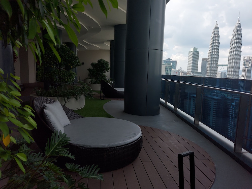 eaton serviced suite klcc