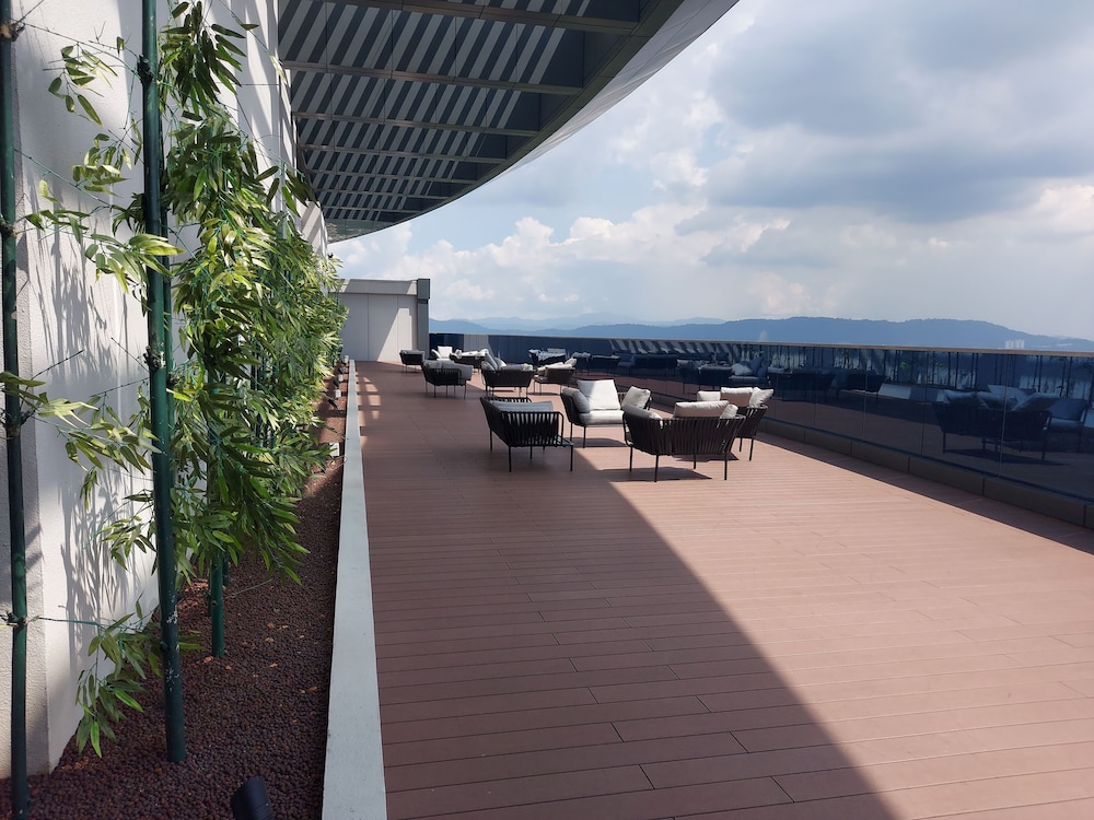 eaton serviced suite klcc