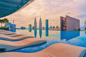 eaton serviced suite klcc
