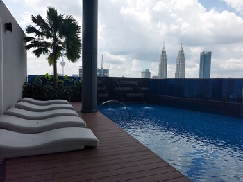 eaton serviced suite klcc