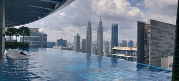 eaton serviced suite klcc