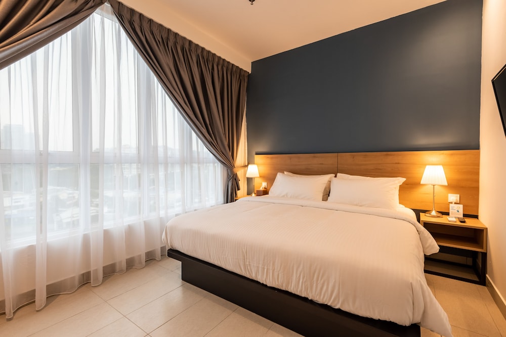 the signature serviced suites puchong