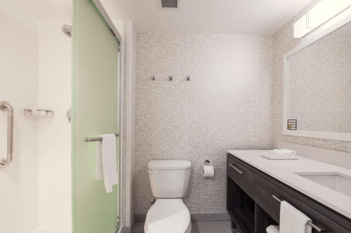 home2 suites by hilton quebec city