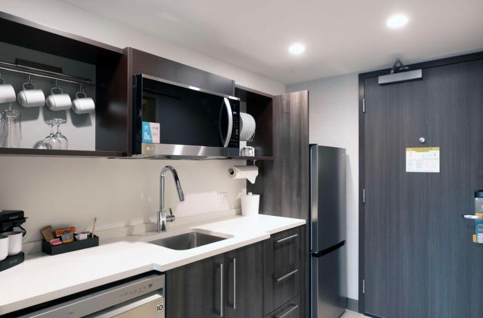 home2 suites by hilton quebec city