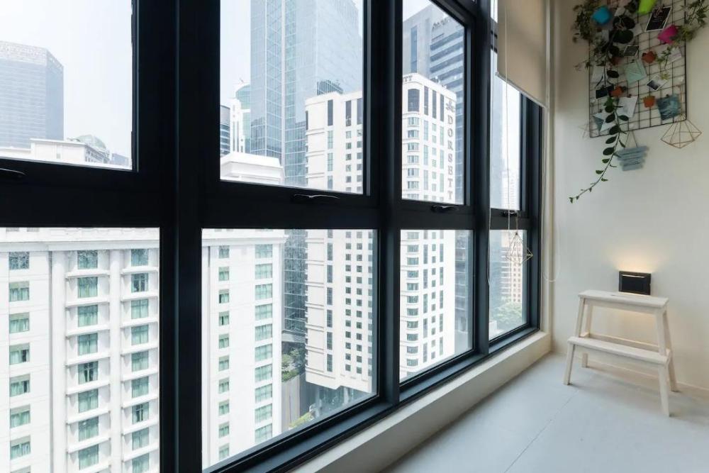 wifi 100mbps 5min walk to pavillion netflix 2pool