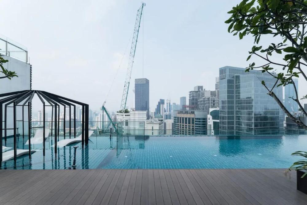 wifi 100mbps 5min walk to pavillion netflix 2pool