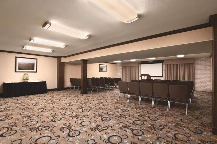 embassy suites corpus christi