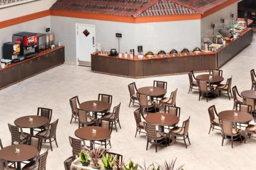 embassy suites corpus christi
