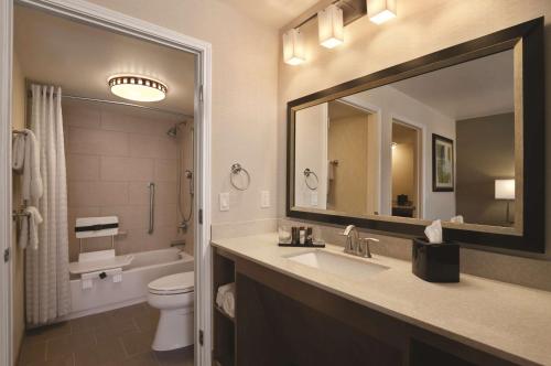 embassy suites corpus christi