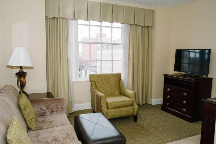 hampton inn and suites birmingham downtown tutwiler