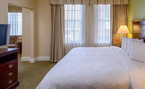hampton inn and suites birmingham downtown tutwiler