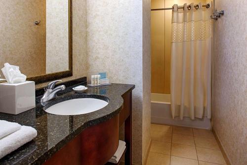hampton inn and suites birmingham downtown tutwiler