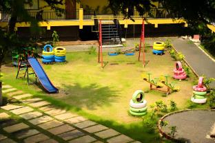 tgi insignia resort and villas