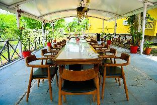 tgi insignia resort and villas