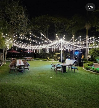 tgi insignia resort and villas
