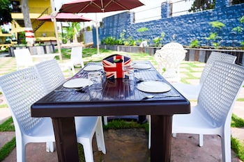 tgi insignia resort and villas