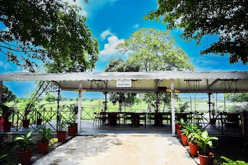 tgi insignia resort and villas