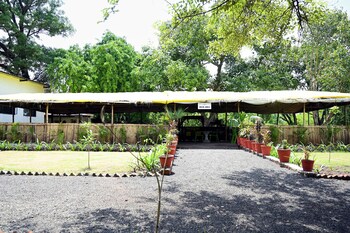 tgi insignia resort and villas