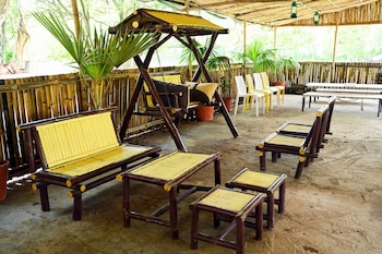 tgi insignia resort and villas