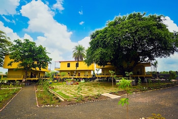 tgi insignia resort and villas
