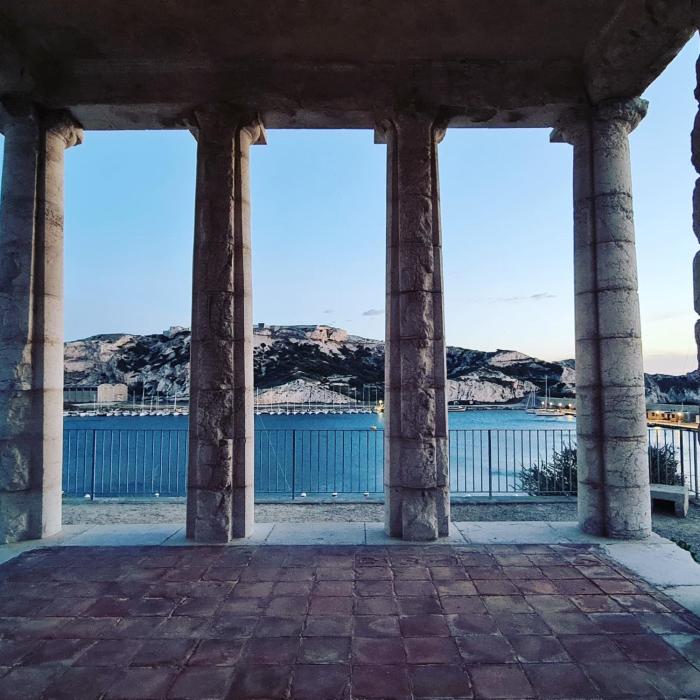 kyriad marseille palais des congres velodrome