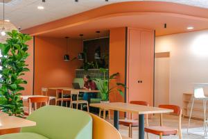 kyriad marseille palais des congres velodrome