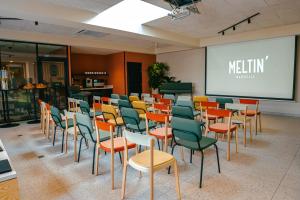 kyriad marseille palais des congres velodrome