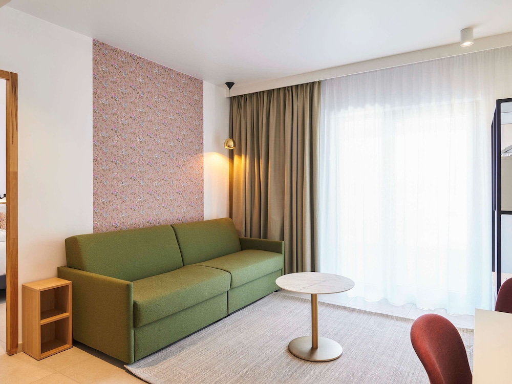 mercure avignon gare tgv