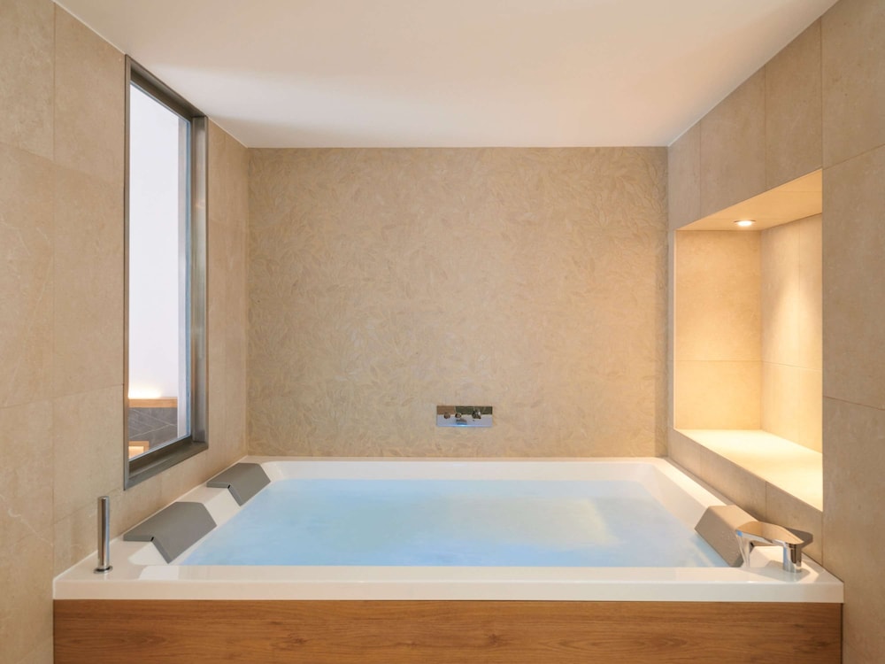 mercure avignon gare tgv