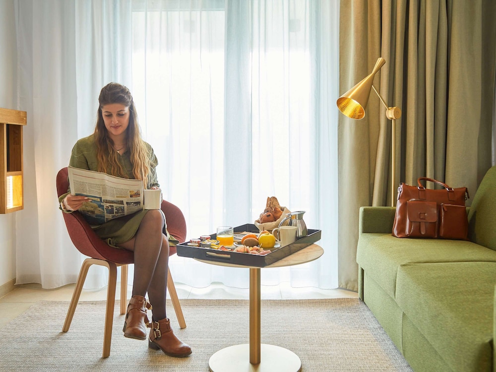 mercure avignon gare tgv