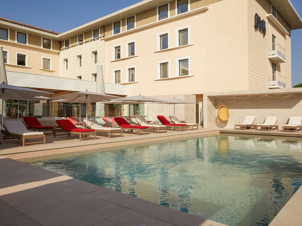 Mercure Avignon Gare Tgv,Montfavet>>Avignon,4 star