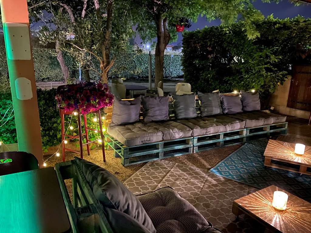 kyriad marseille vitrolles aeroport