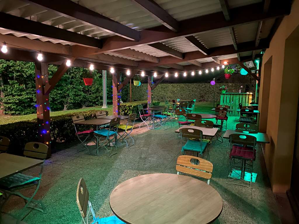 kyriad marseille vitrolles aeroport