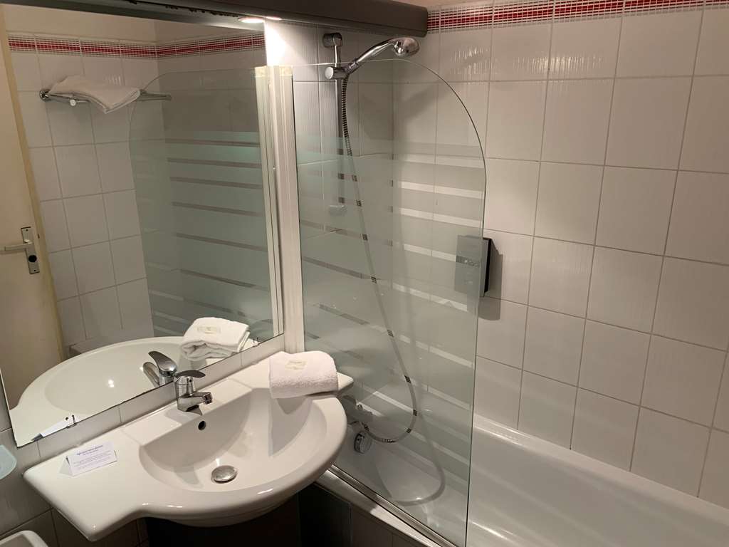 golden tulip avignon le paradou