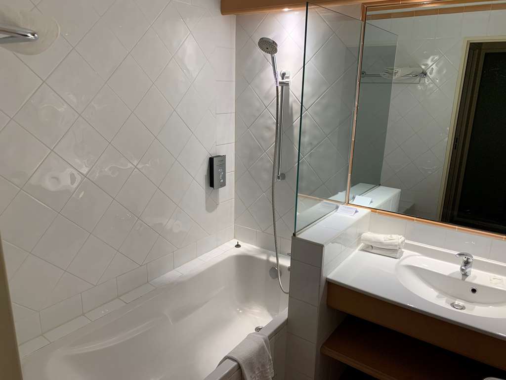 golden tulip avignon le paradou