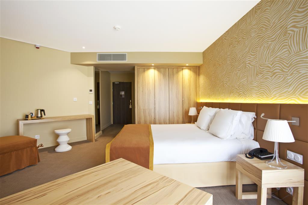 golden tulip avignon le paradou