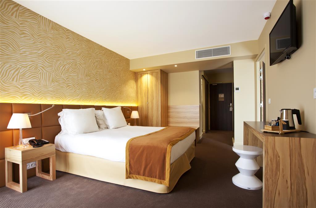golden tulip avignon le paradou