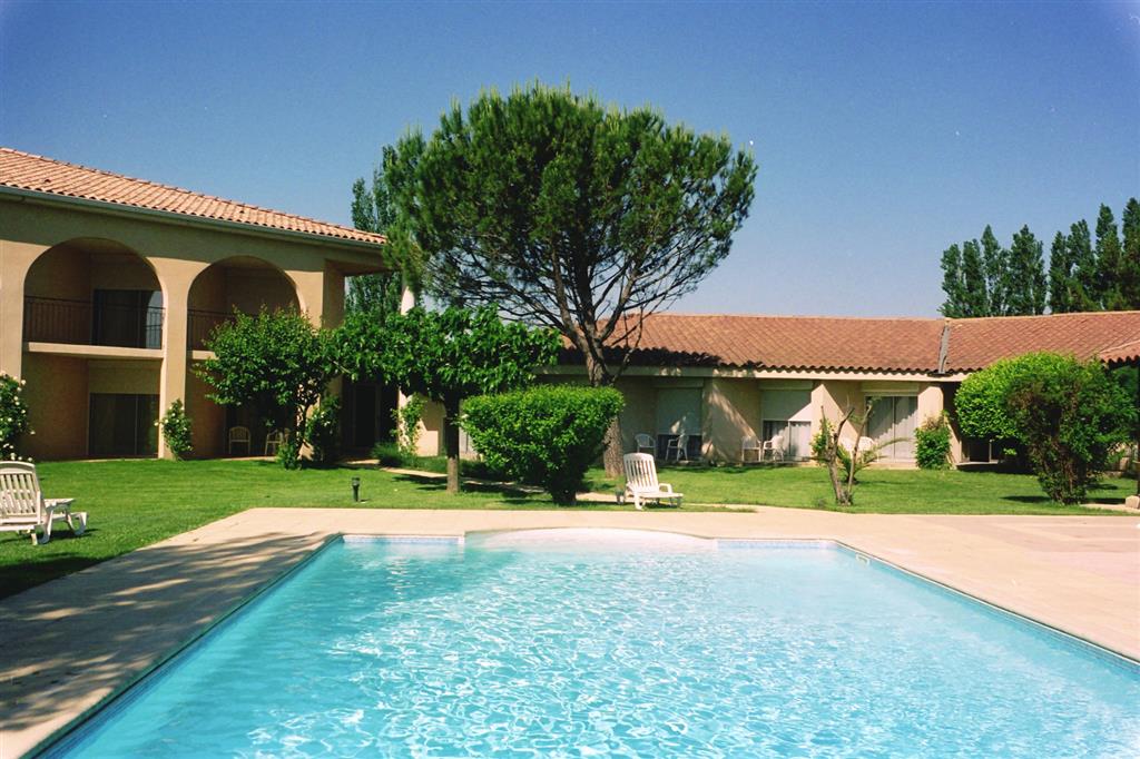golden tulip avignon le paradou