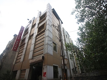 Tjs Grand,New Delhi>>Delhi,2.5 star