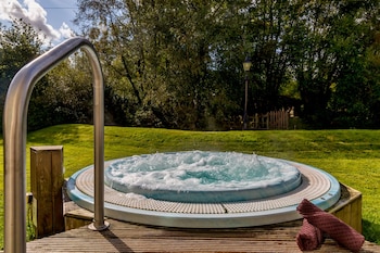 brooklodge and macreddin village