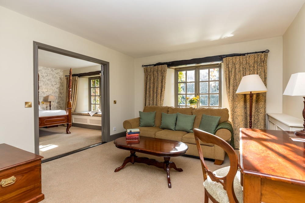 brooklodge and macreddin village