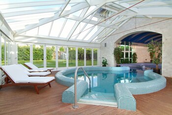 brooklodge and macreddin village