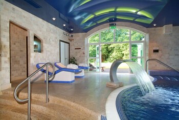 brooklodge and macreddin village