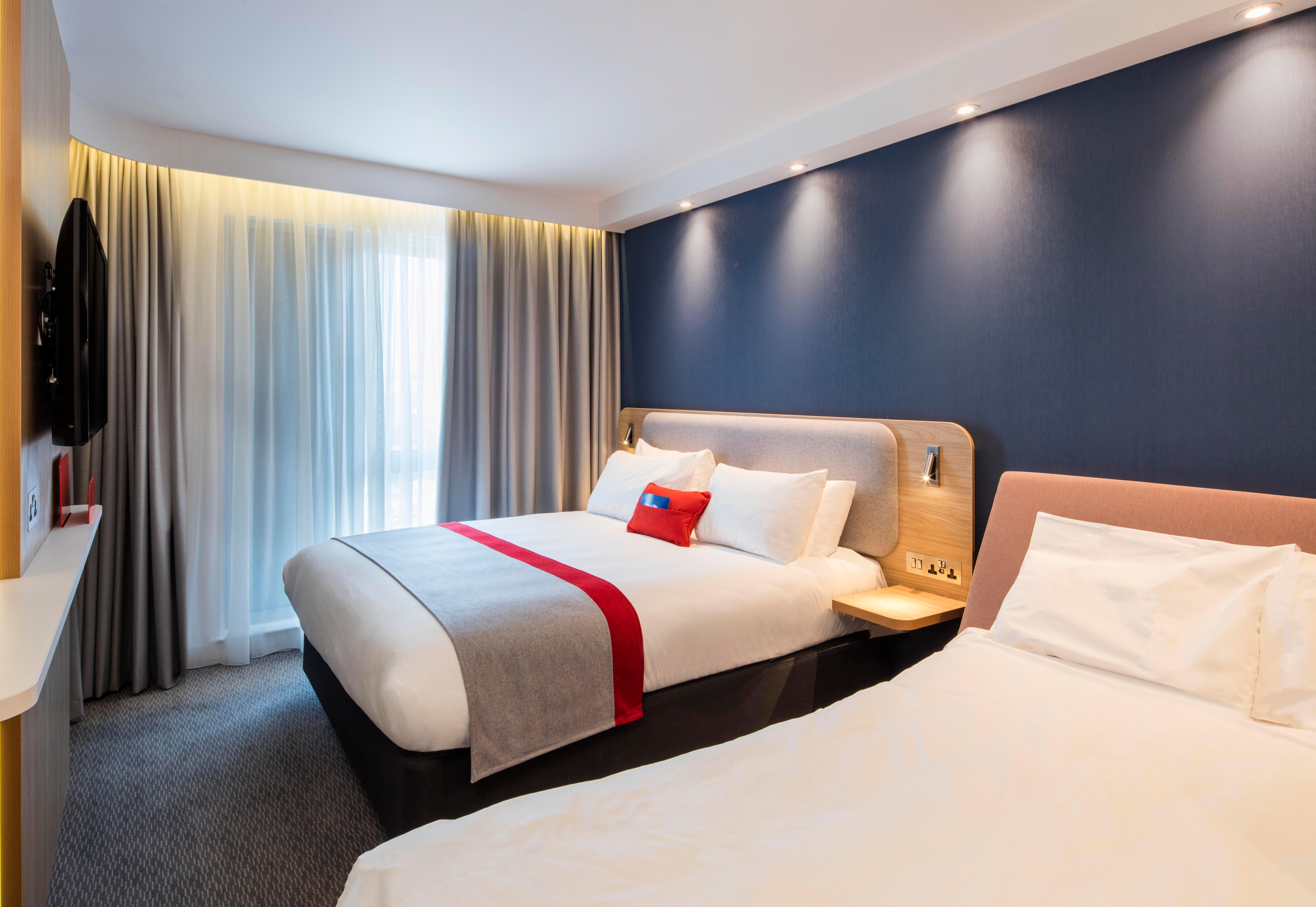 holiday inn express belfast city by ihg