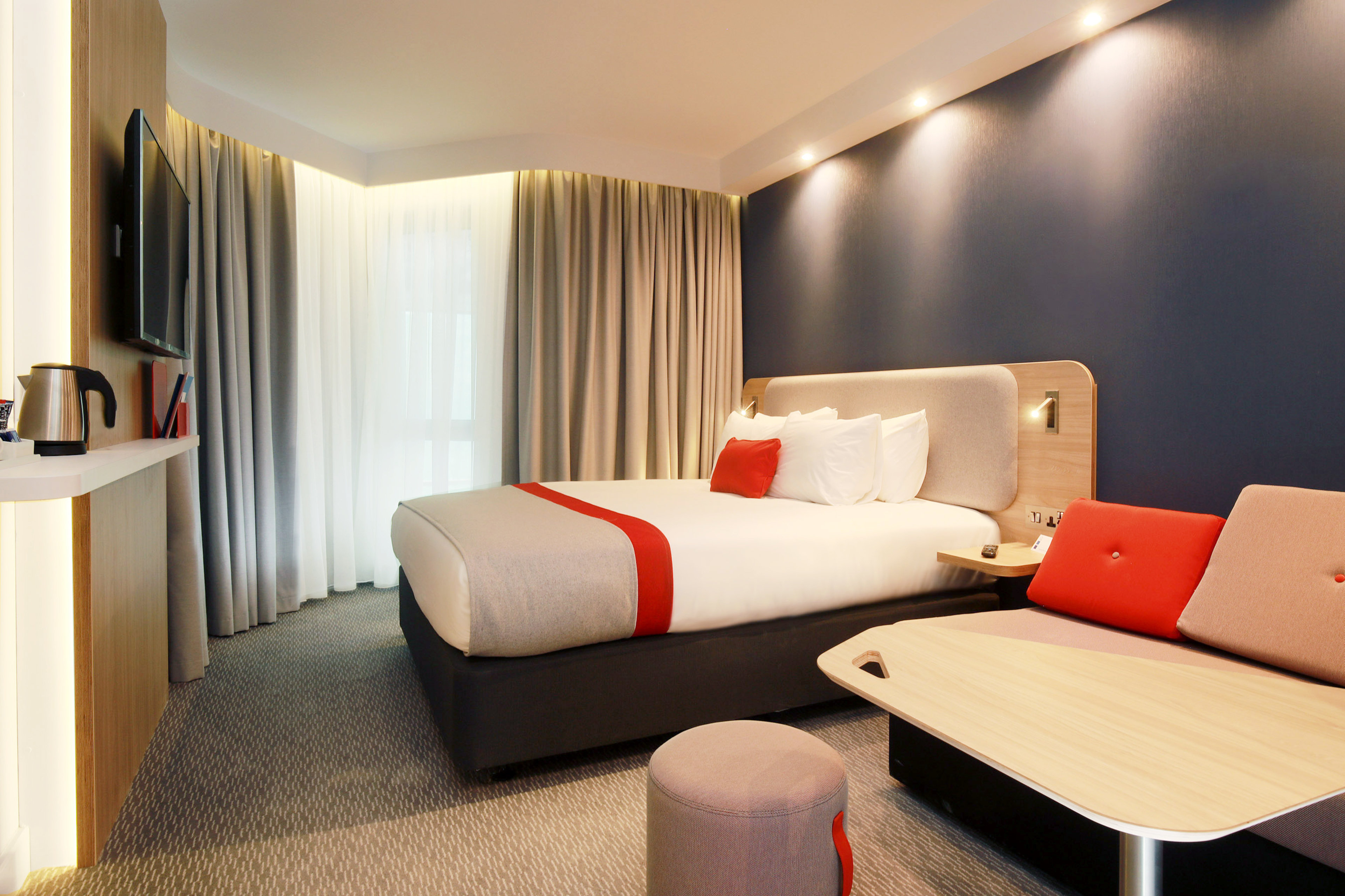 holiday inn express belfast city by ihg