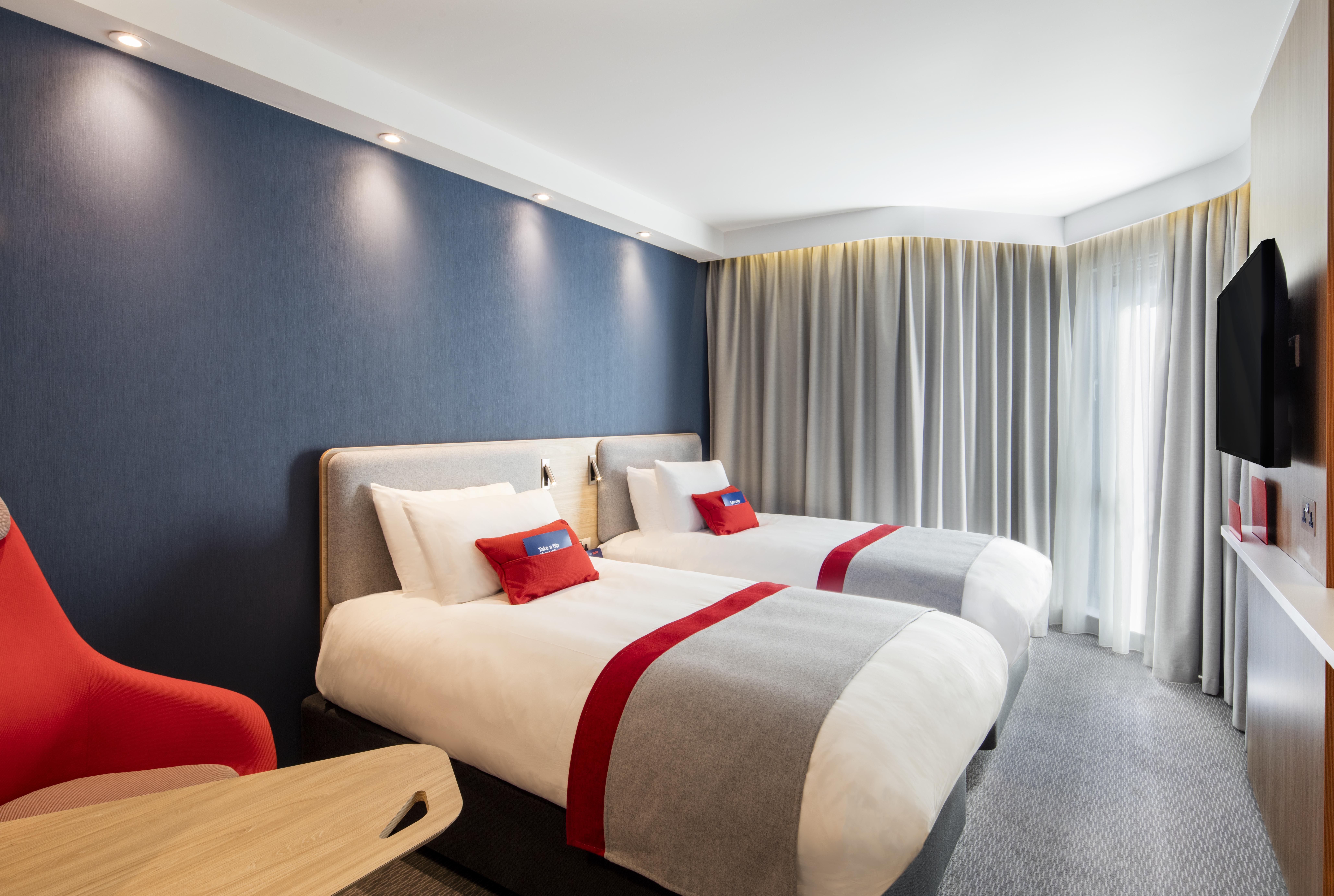 holiday inn express belfast city by ihg