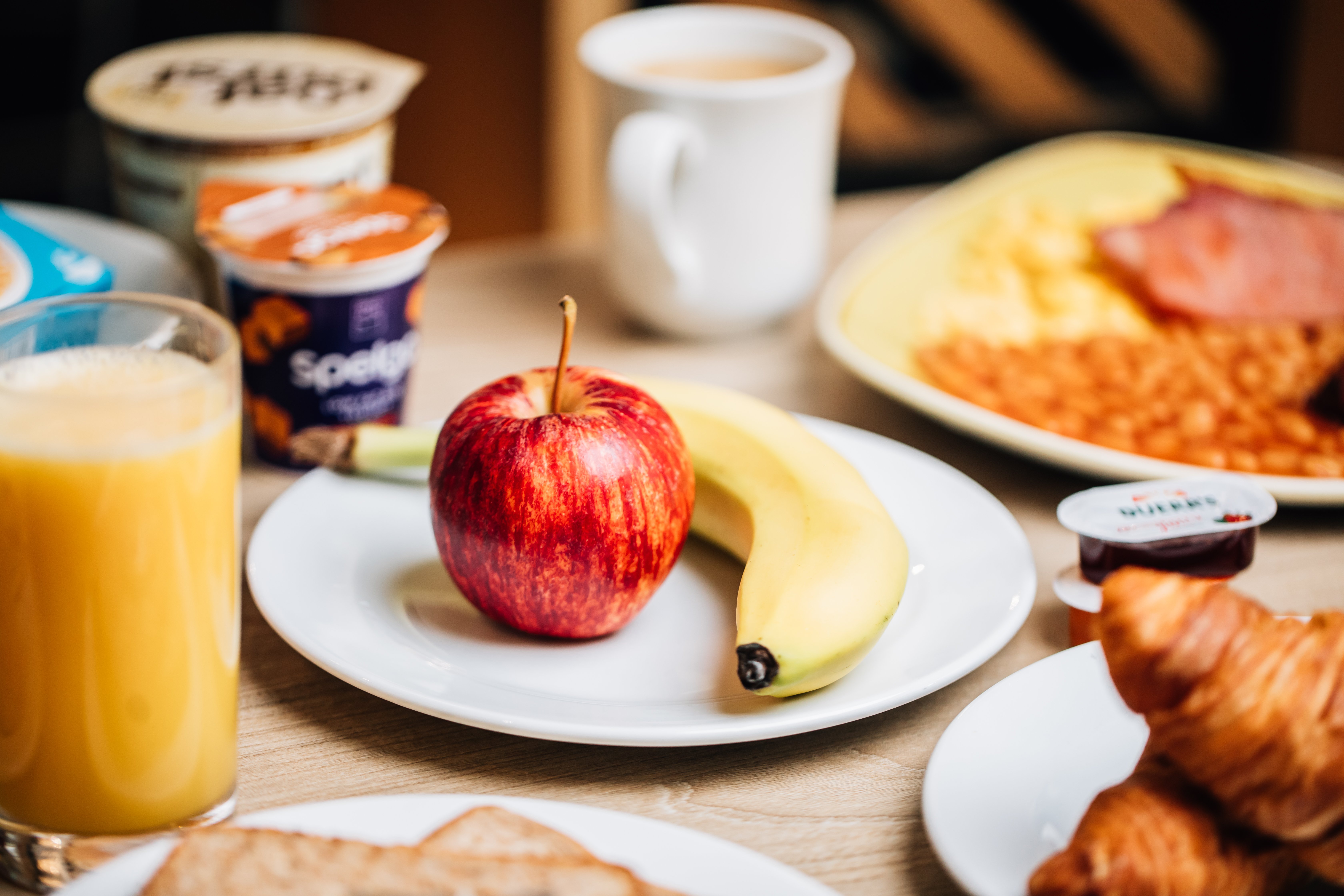 holiday inn express belfast city by ihg